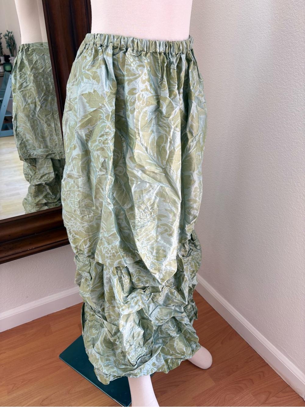 Botanical Green Leaf-Print Elastic Waist Maxi Skirt - Picture 2 of 6